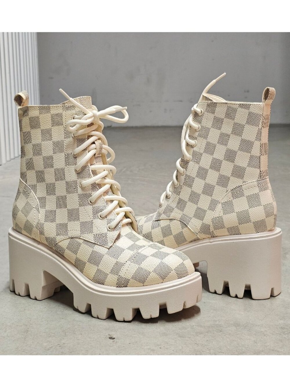 Checkered Platform Lace-Up Ankle Boots With Chunky Lug Soles - Beige & Cream - W